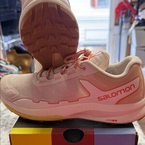 Salomon Ultra Raid Athletic Shoes morganite & vanilla W 7.5 M 6.5 EURO 39 1/3